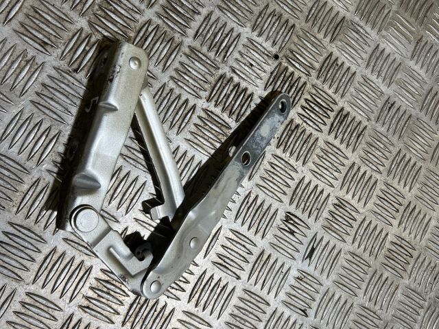 bontott VW TRANSPORTER Motorháztető Bal Zsanér