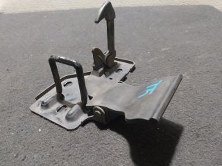 bontott VW TRANSPORTER Motorháztető Biztonsági Kampó