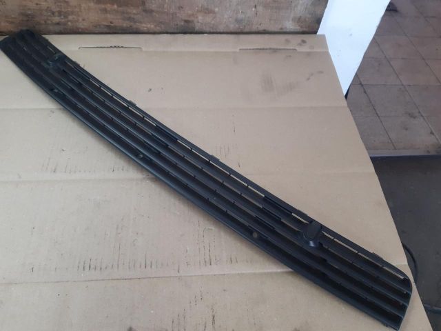 bontott VW TRANSPORTER Motorháztető Díszrács