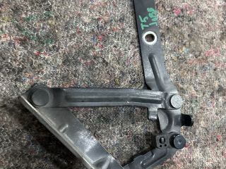 bontott VW TRANSPORTER Motorháztető Jobb Zsanér