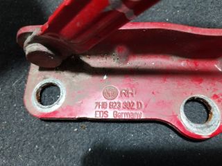 bontott VW TRANSPORTER Motorháztető Jobb Zsanér