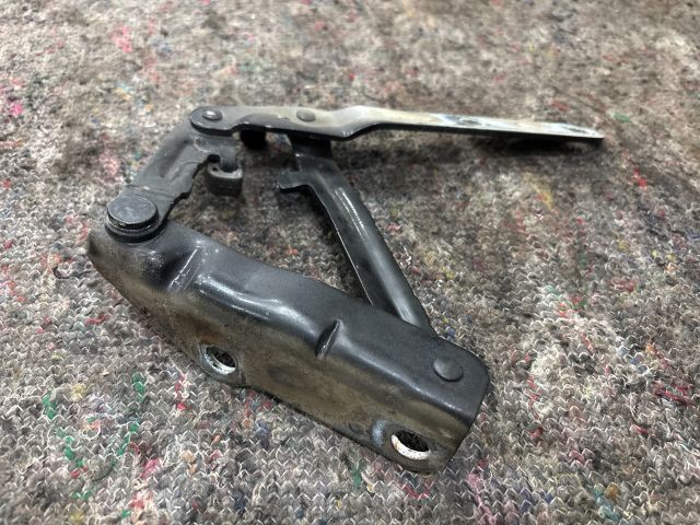 bontott VW TRANSPORTER Motorháztető Jobb Zsanér