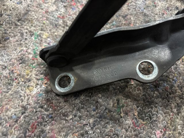 bontott VW TRANSPORTER Motorháztető Jobb Zsanér