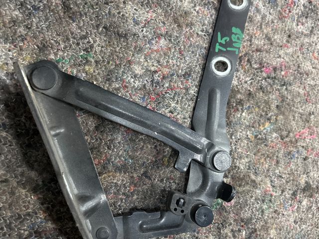 bontott VW TRANSPORTER Motorháztető Jobb Zsanér