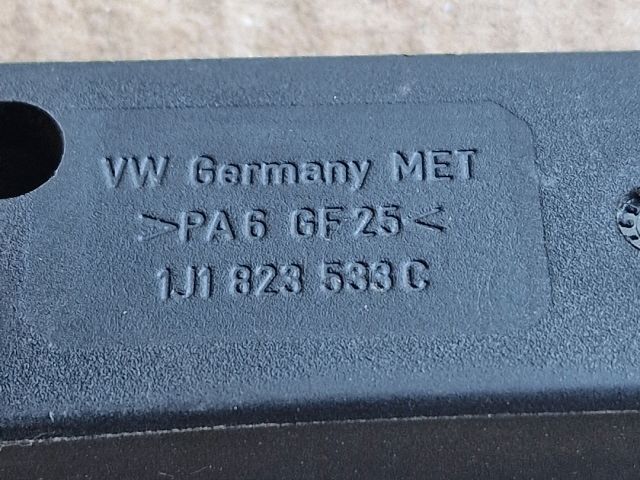 bontott VW TRANSPORTER Motorháztető Nyitó Kar / Gomb