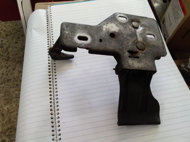 bontott VW TRANSPORTER Motorháztető Nyitó Kar / Gomb