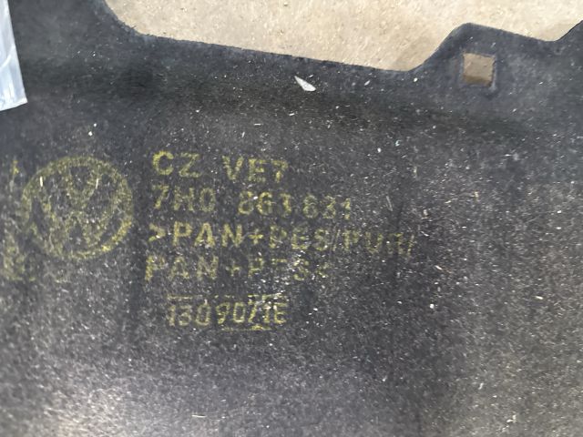 bontott VW TRANSPORTER Motorháztető Szigetelés