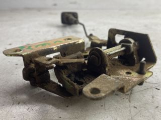 bontott VW TRANSPORTER Motorháztető Zárszerkezet