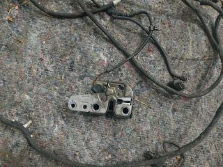 bontott VW TRANSPORTER Motorháztető Zárszerkezet