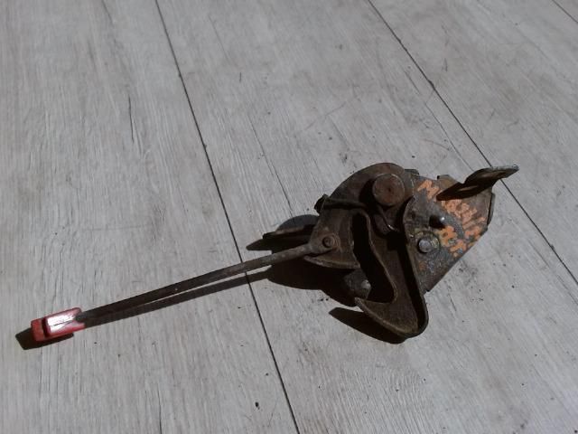 bontott VW TRANSPORTER Motorháztető Zárszerkezet