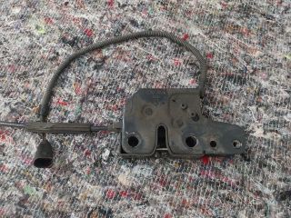 bontott VW TRANSPORTER Motorháztető Zárszerkezet