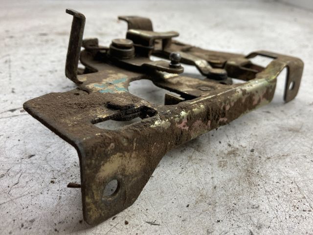 bontott VW TRANSPORTER Motorháztető Zárszerkezet