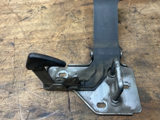 bontott VW TRANSPORTER Motorháztető Zárszerkezet