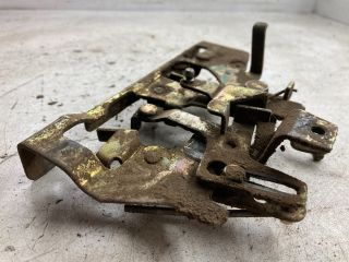 bontott VW TRANSPORTER Motorháztető Zárszerkezet