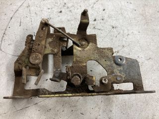 bontott VW TRANSPORTER Motorháztető Zárszerkezet