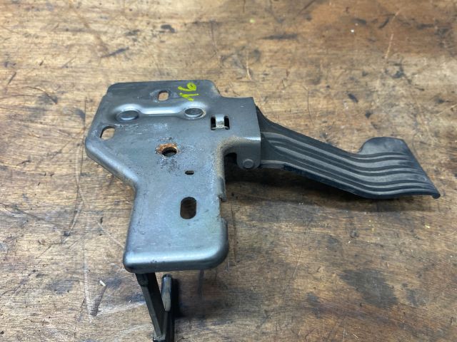 bontott VW TRANSPORTER Motorháztető Zárszerkezet