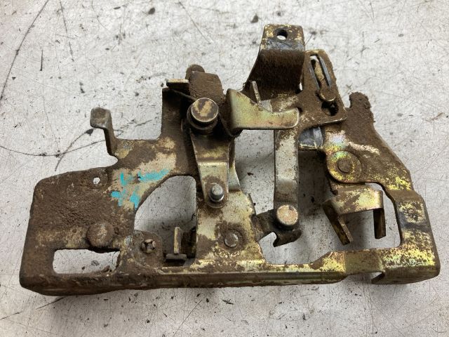 bontott VW TRANSPORTER Motorháztető Zárszerkezet