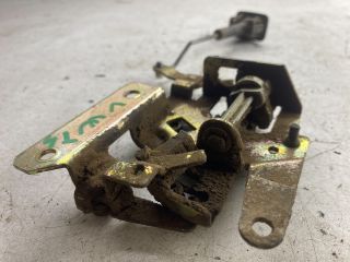 bontott VW TRANSPORTER Motorháztető Zárszerkezet