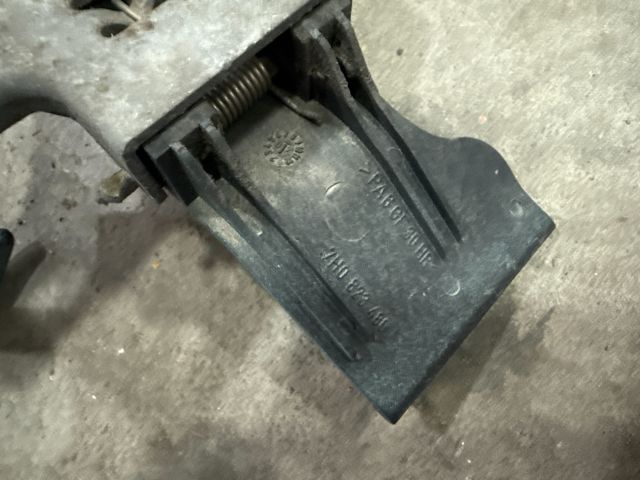 bontott VW TRANSPORTER Motorháztető Zárszerkezet