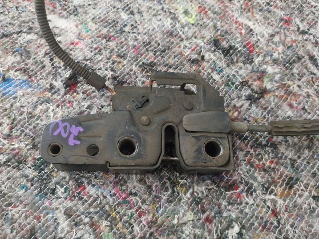 bontott VW TRANSPORTER Motorháztető Zárszerkezet