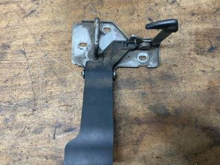 bontott VW TRANSPORTER Motorháztető Zárszerkezet