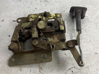 bontott VW TRANSPORTER Motorháztető Zárszerkezet