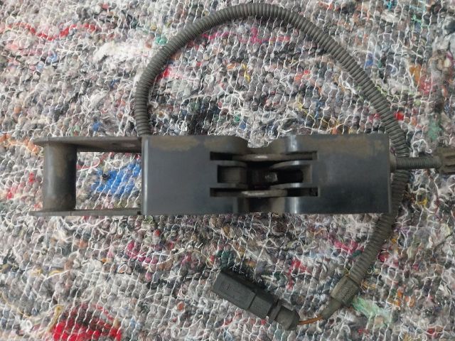 bontott VW TRANSPORTER Motorháztető Zárszerkezet