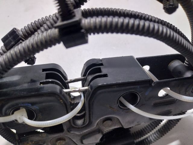 bontott VW TRANSPORTER Motorháztető Zárszerkezet