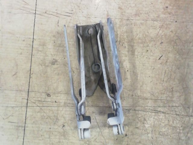 bontott VW TRANSPORTER Motorháztető Zsanér Pár