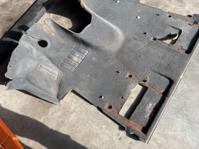 bontott VW TRANSPORTER Padlószőnyeg