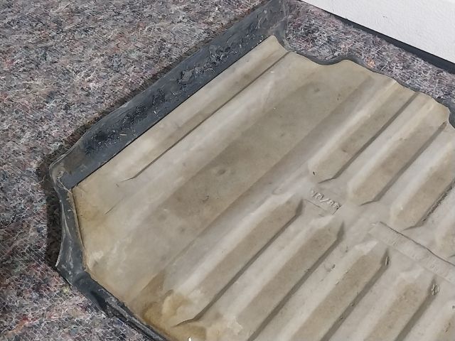 bontott VW TRANSPORTER Padlószőnyeg