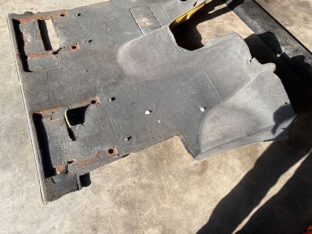 bontott VW TRANSPORTER Padlószőnyeg