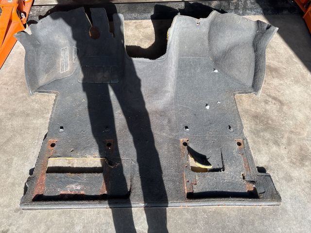 bontott VW TRANSPORTER Padlószőnyeg