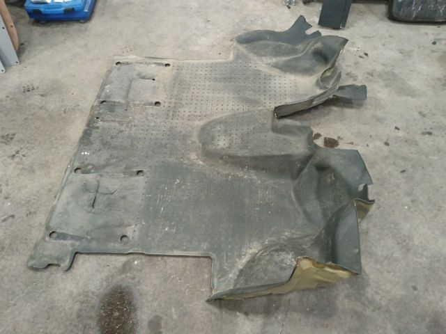 bontott VW TRANSPORTER Padlószőnyeg