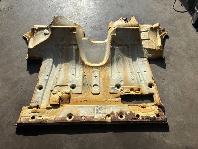 bontott VW TRANSPORTER Padlószőnyeg