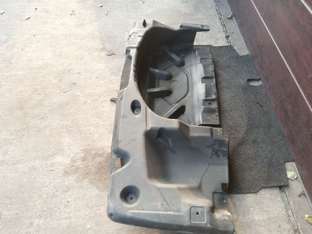 bontott VW TRANSPORTER Pótkerék Tartó Fenéklemez