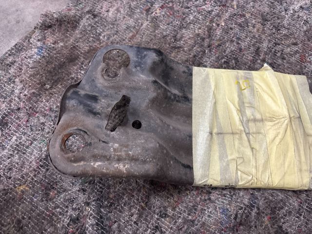 bontott VW TRANSPORTER Pótkerék Tartó Fenéklemez