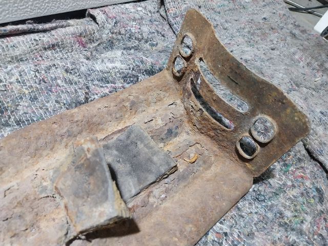 bontott VW TRANSPORTER Pótkerék Tartó