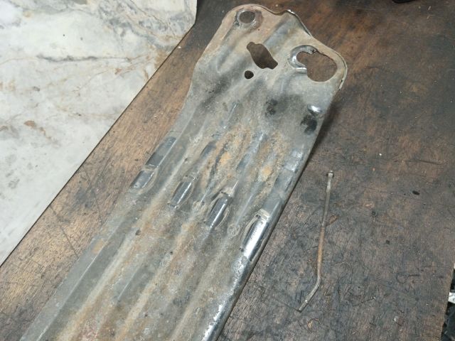 bontott VW TRANSPORTER Pótkerék Tartó