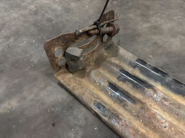 bontott VW TRANSPORTER Pótkerék Tartó