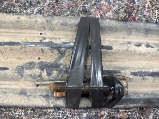 bontott VW TRANSPORTER Pótkerék Tartó