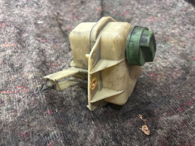 bontott VW TRANSPORTER Szervóolaj Tartály