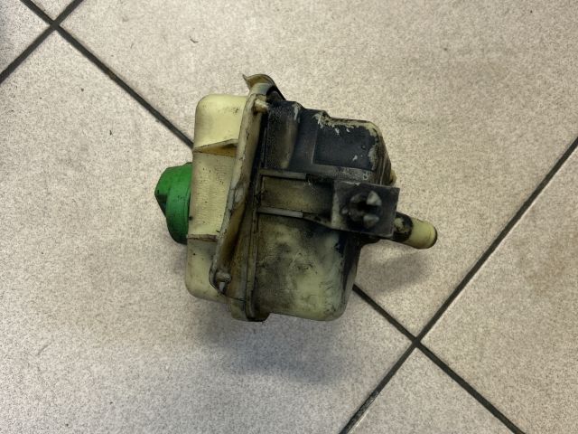 bontott VW TRANSPORTER Szervóolaj Tartály