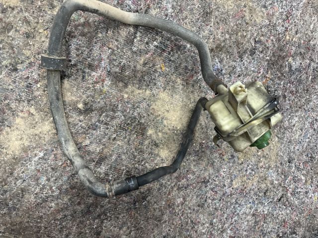 bontott VW TRANSPORTER Szervóolaj Tartály