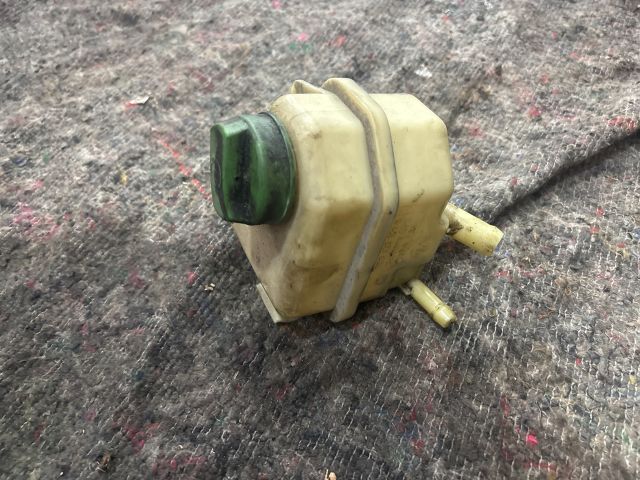 bontott VW TRANSPORTER Szervóolaj Tartály