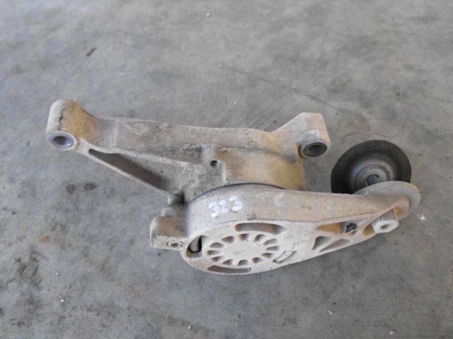 bontott VW TRANSPORTER Szíjfeszítő Görgő