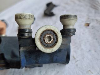 bontott VW TRANSPORTER Tolóajtó Sín Görgő Szett