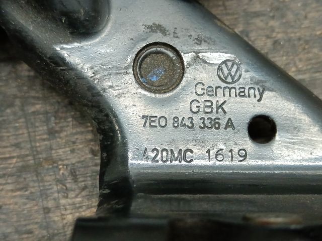 bontott VW TRANSPORTER Tolóajtó Sín Görgő Szett