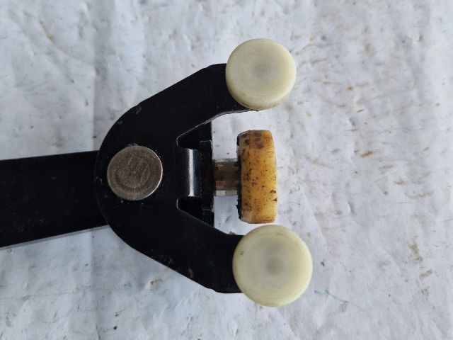 bontott VW TRANSPORTER Tolóajtó Sín Görgő Szett