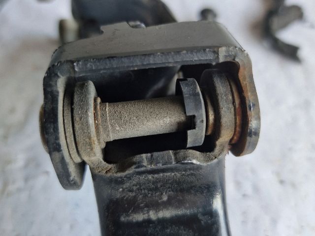 bontott VW TRANSPORTER Tolóajtó Sín Görgő Szett